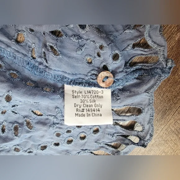 Johnny Was Huma Pintuck Blouse Women's S Blue Eyelet Cotton & Silk Semi Sheer - Picture 11 of 11